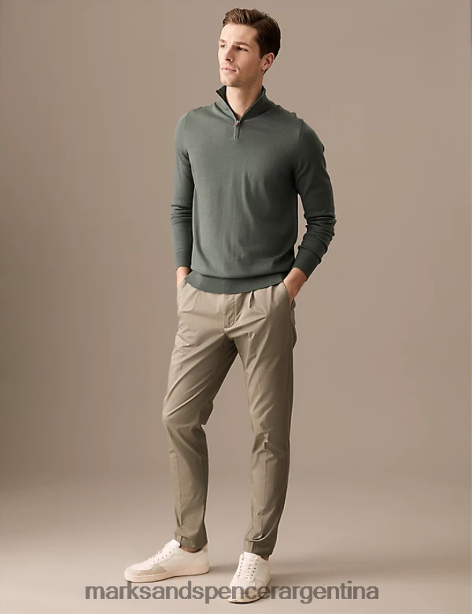 Marks & Spencer hombres Chinos elásticos con pliegues en la parte delantera y corte tapered ropa ónix 46VL5562